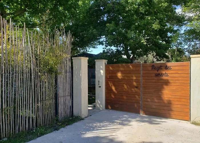 Le Mazet Des Amants, Cabane En Bois Avec Jacuzzi Privatif