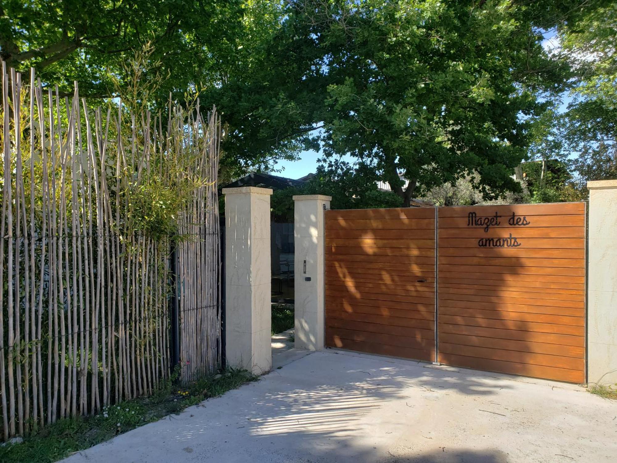 Villa Le Mazet Des Amants, En Bois Avec Jacuzzi Privatif *