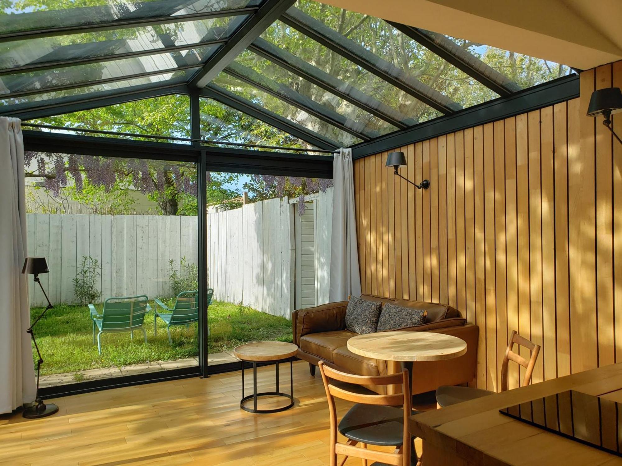 Le Mazet Des Amants, En Bois Avec Jacuzzi Privatif