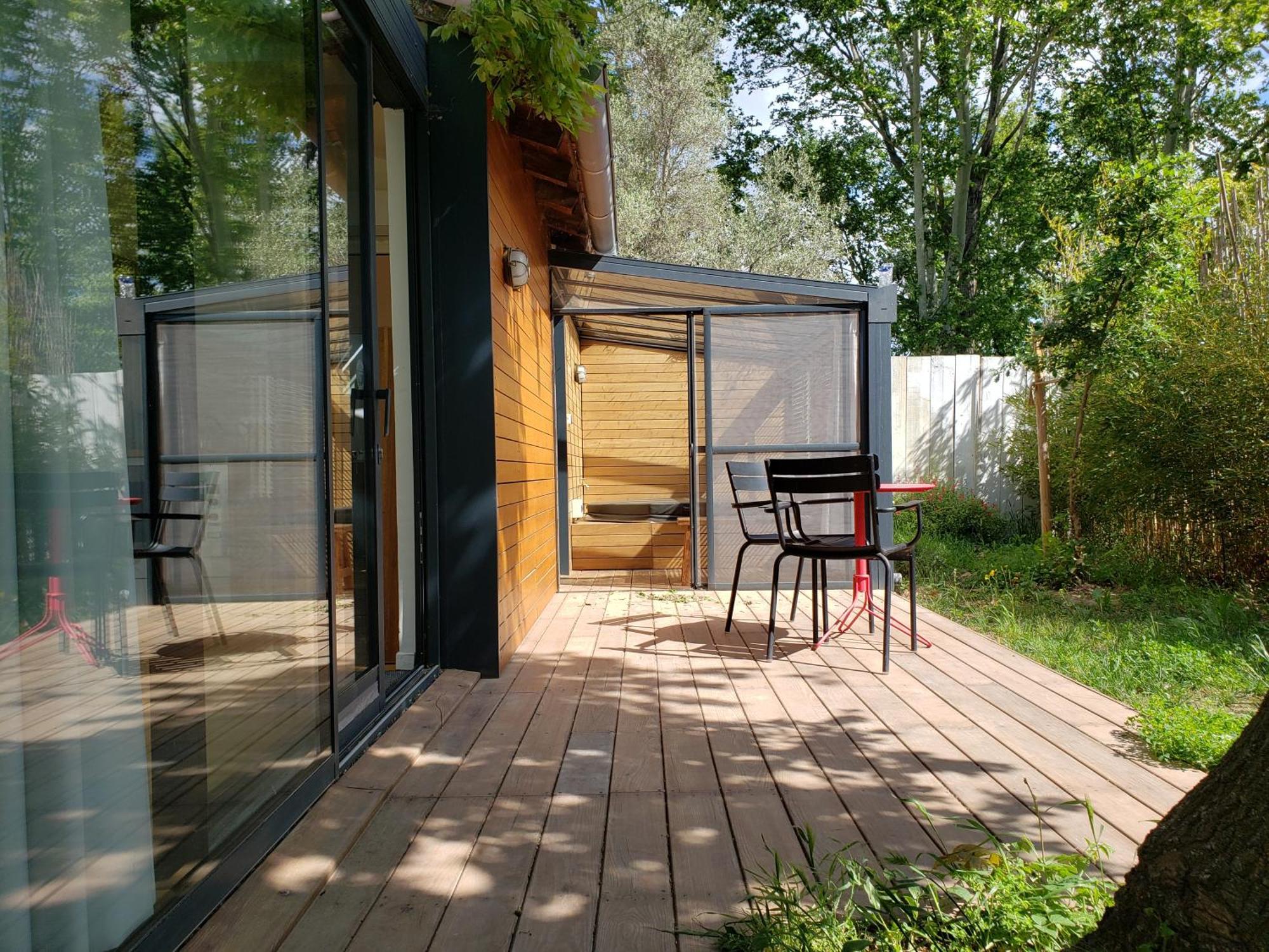 Le Mazet Des Amants, En Bois Avec Jacuzzi Privatif Aviñón
